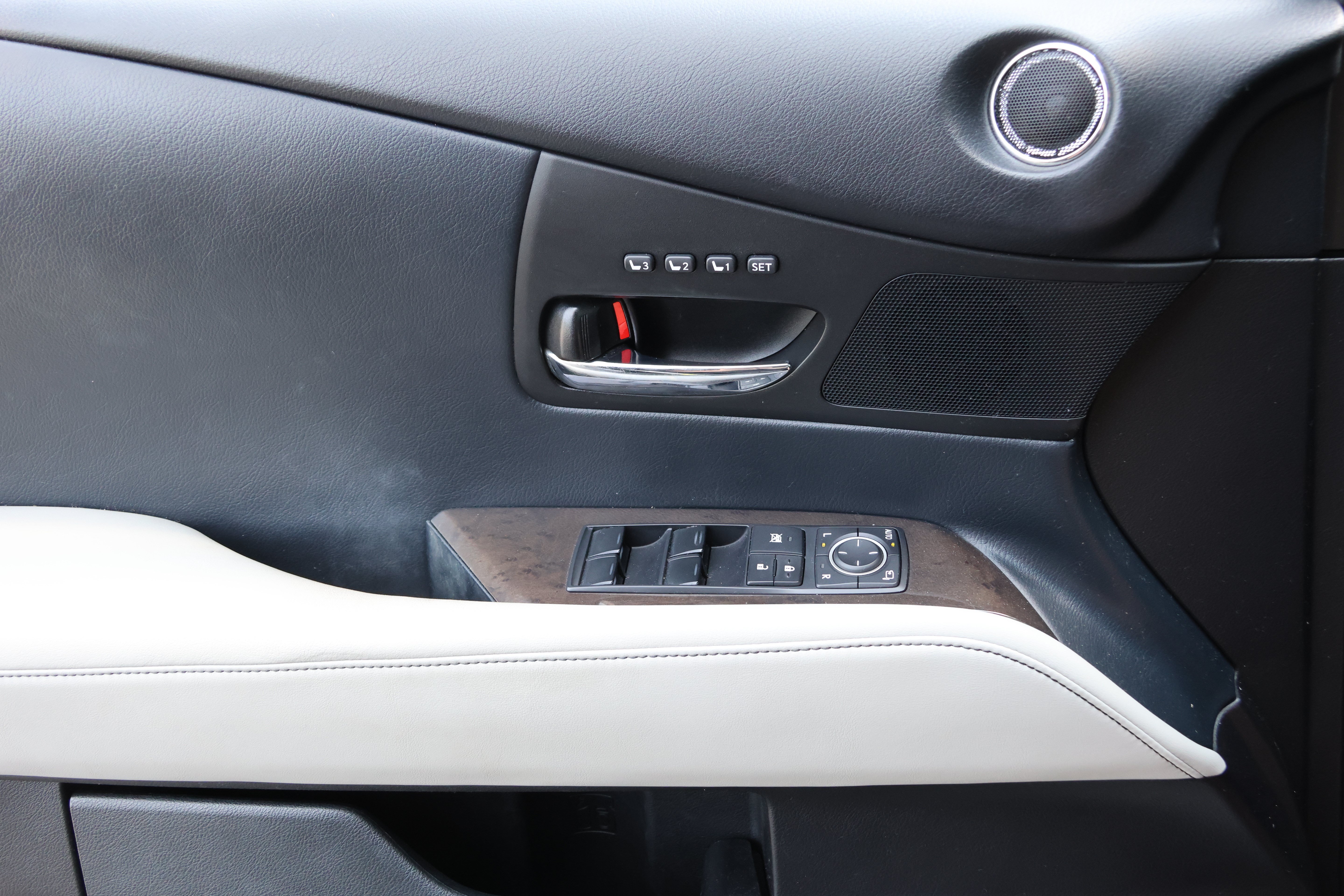 Used 2013 Lexus RX 450h FWD w/ Navigation Pkg image 12
