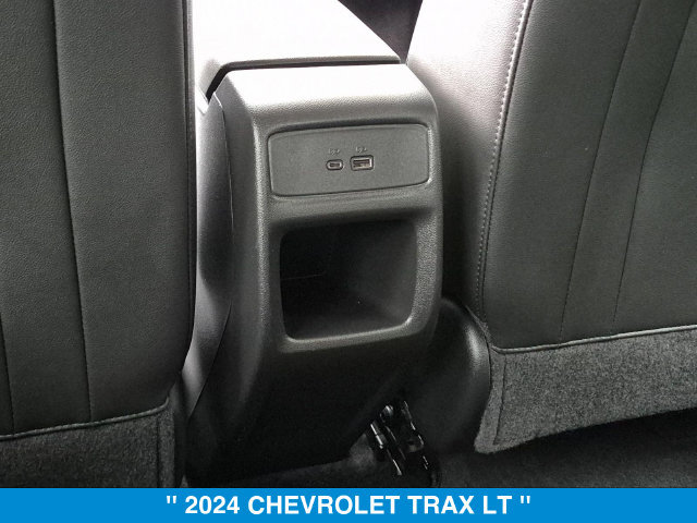 Used 2024 Chevrolet Trax LT w/ LT Convenience Package FWD image 27