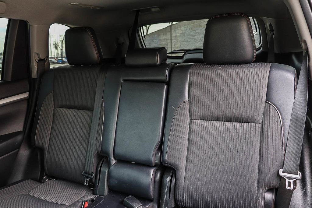 Used 2019 Toyota Highlander Plus image 18