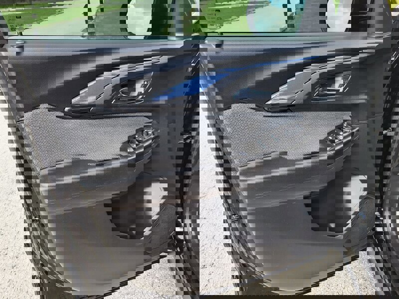 Used 2021 Chevrolet TrailBlazer LT w/ Convenience Package image 23