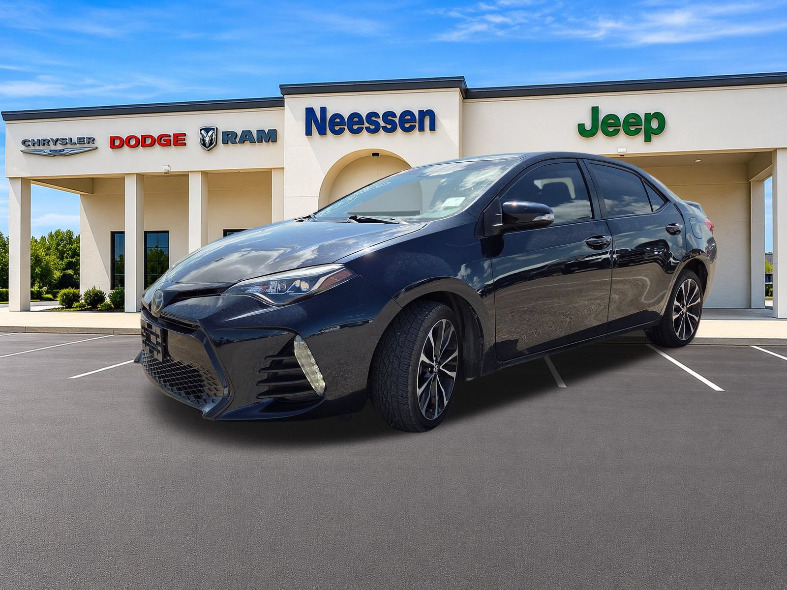 Used 2019 Toyota Corolla SE FWD image 3