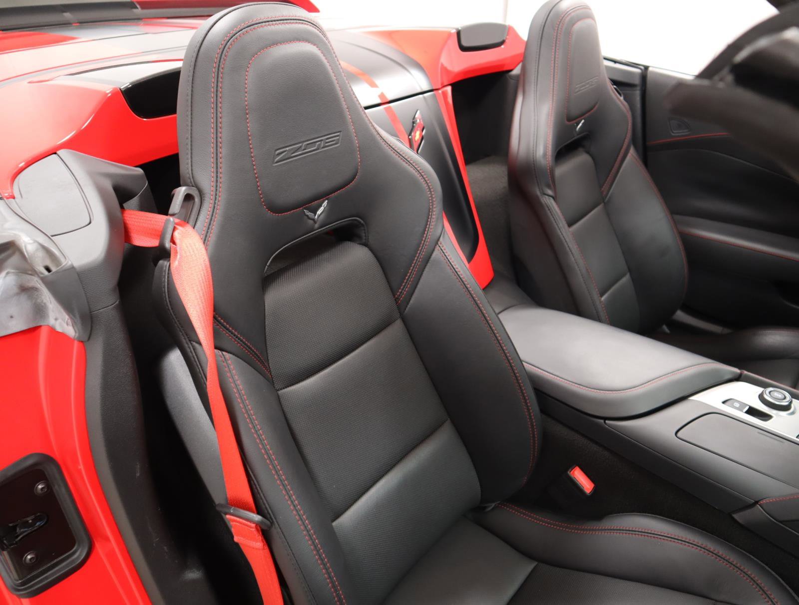 Used 2019 Chevrolet Corvette Z06 image 16