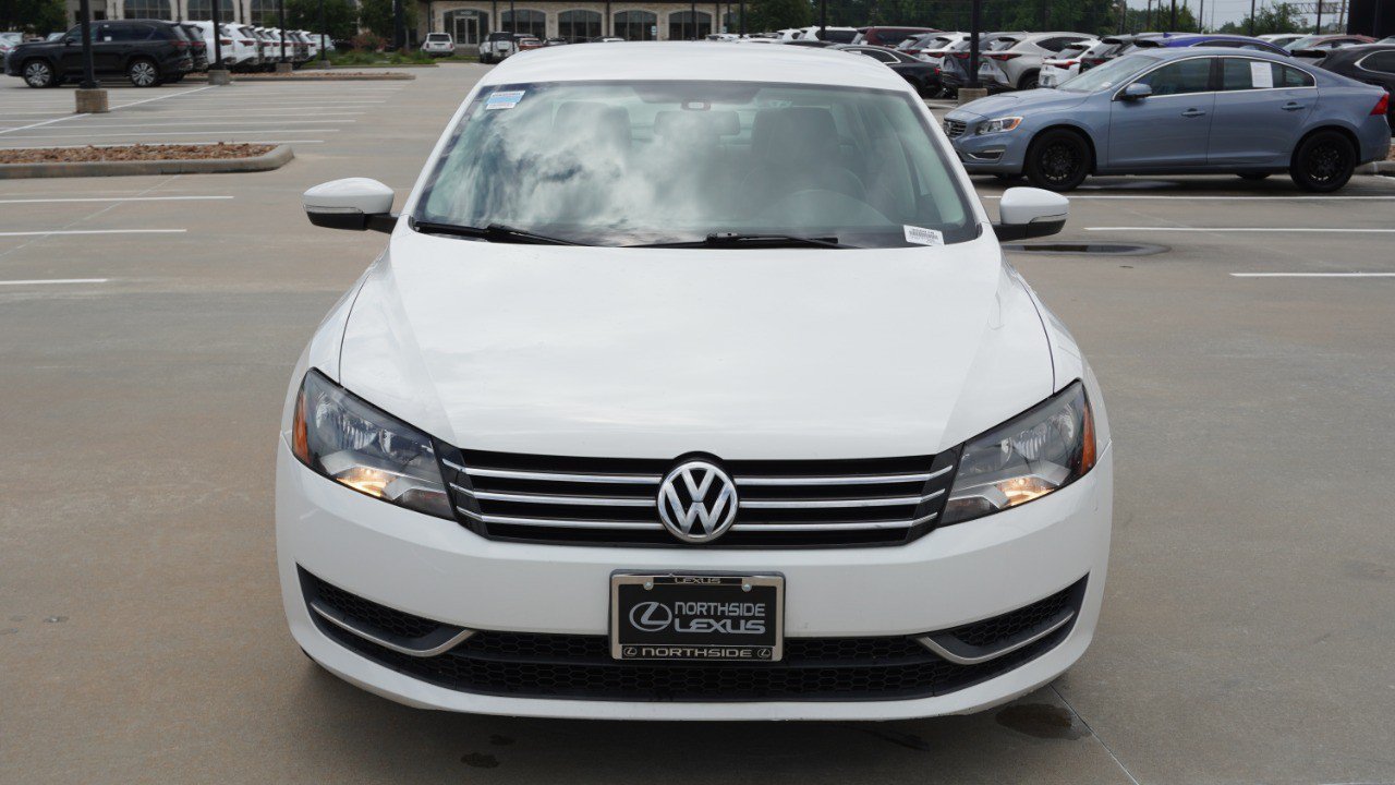 Used 2014 Volkswagen Passat 1.8T Wolfsburg Edition FWD image 2