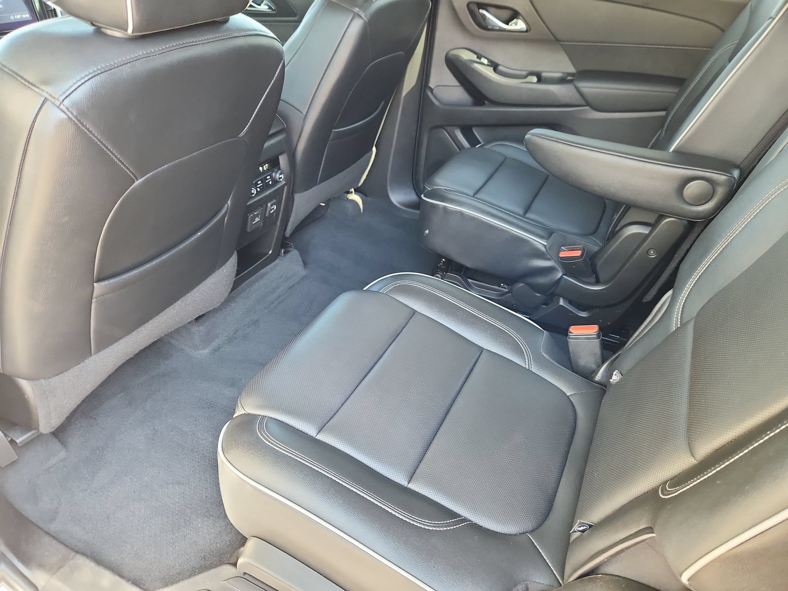 Used 2021 Chevrolet Traverse High Country AWD/4WD image 11