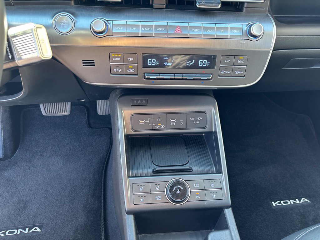 Certified 2025 Hyundai Kona Limited AWD/4WD image 20