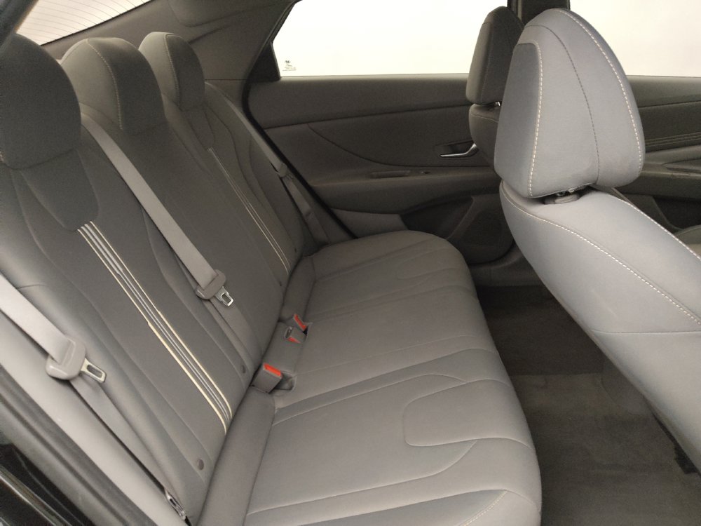 Used 2022 Hyundai Elantra SEL w/ Convenience Package FWD image 19