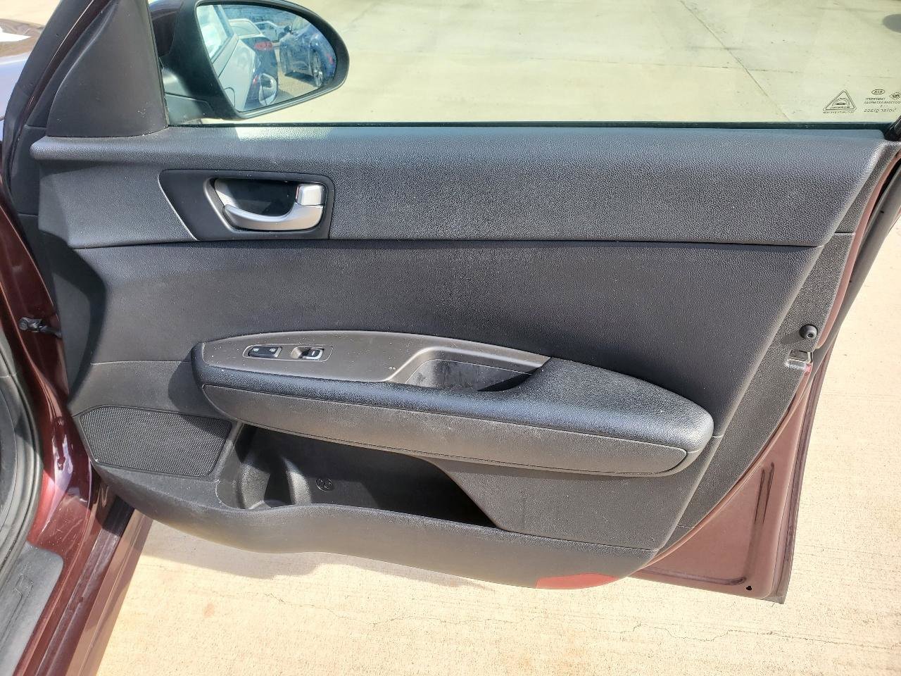 Used 2020 Kia Optima LX image 6