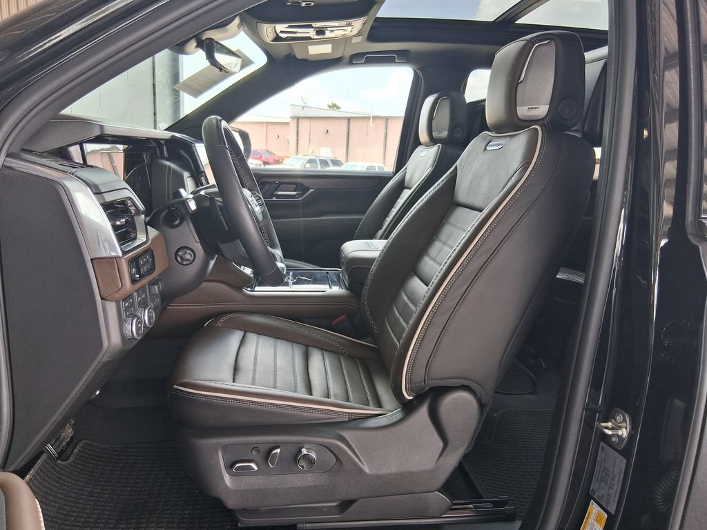 Used 2026 GMC Yukon Denali Ultimate AWD/4WD image 19