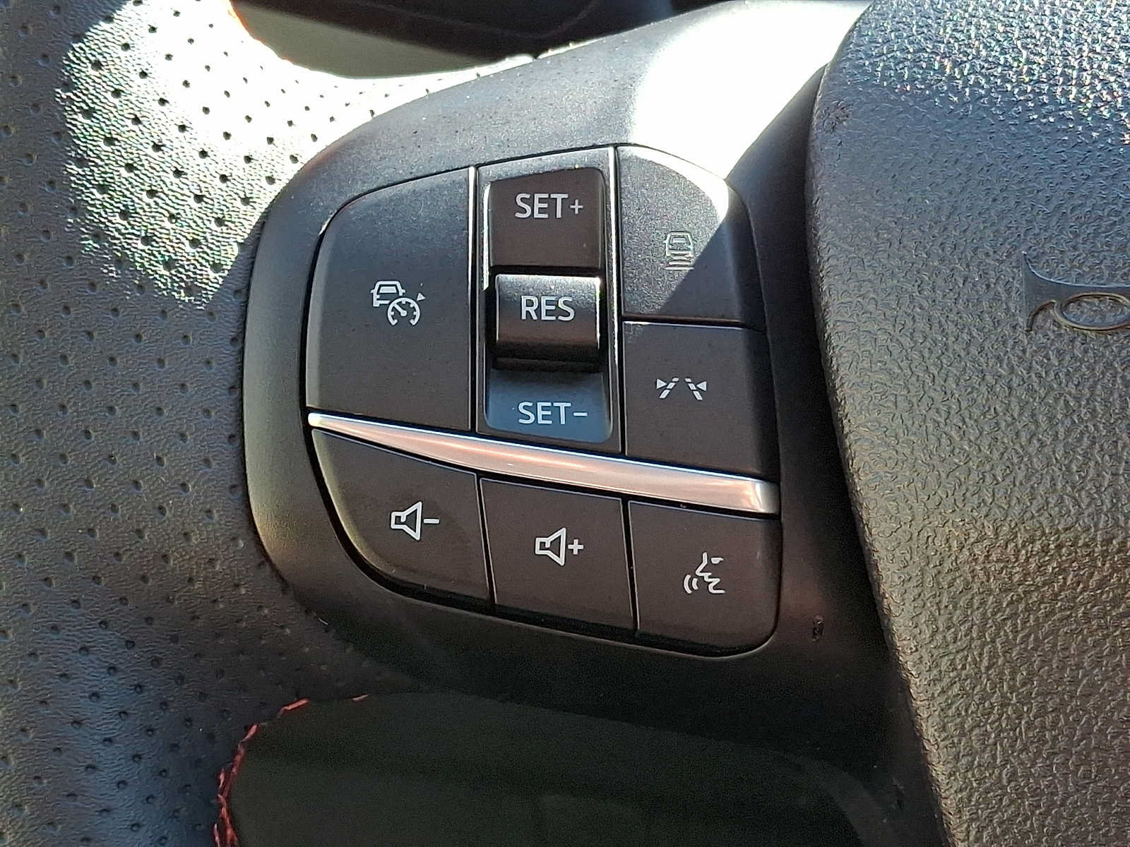 Used 2023 Ford Escape ST-Line w/ Tech Pack #1 AWD/4WD image 18