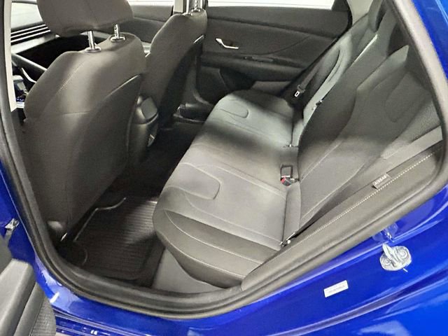 Certified 2025 Hyundai Elantra SE FWD image 9