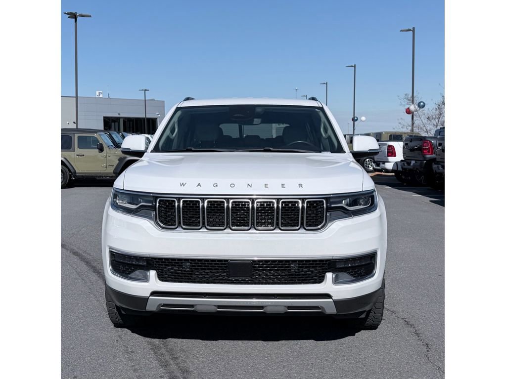 Used 2022 Jeep Wagoneer Series II RWD image 3