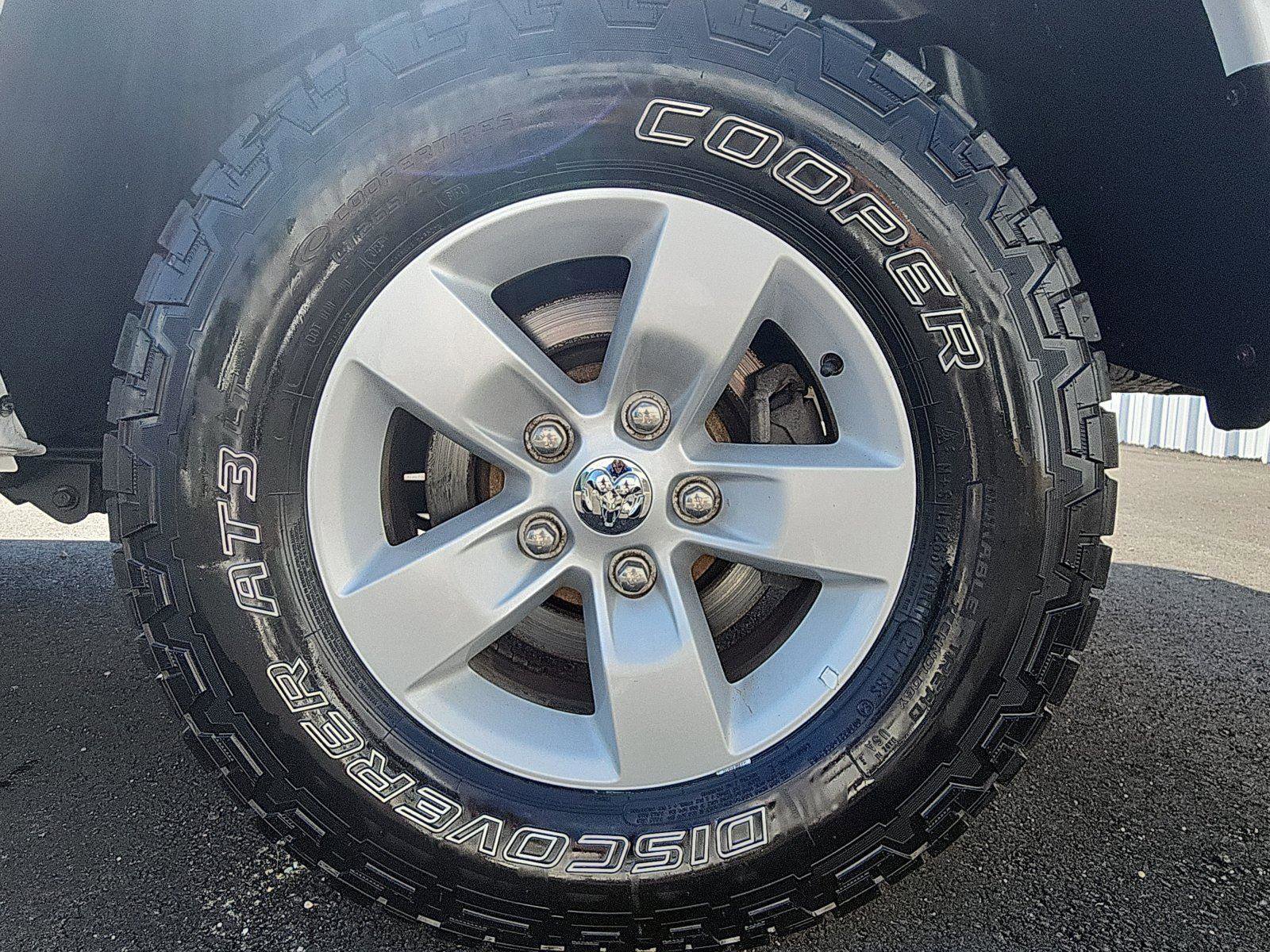 Used 2022 RAM 1500 Classic SLT w/ Protection Group AWD/4WD image 9