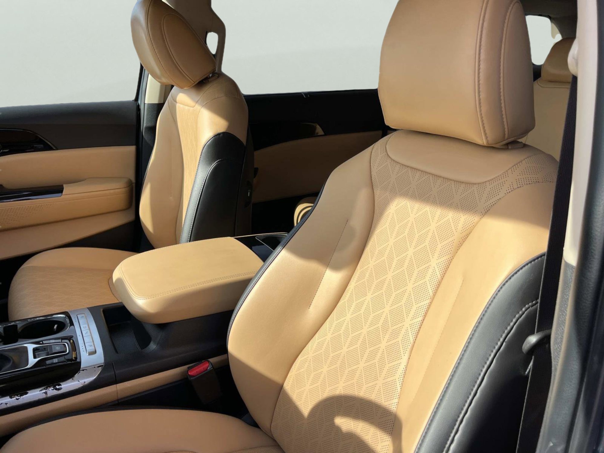 Certified 2024 Kia Carnival EX image 24