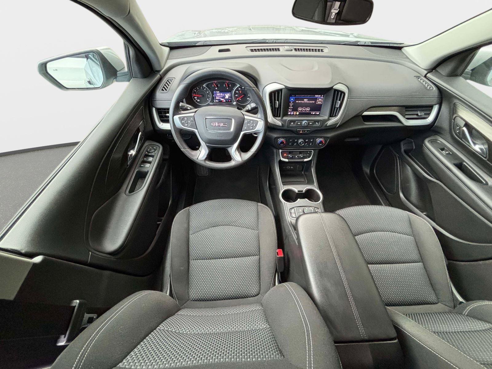 Used 2022 GMC Terrain SLE w/ Driver Convenience Package image 16