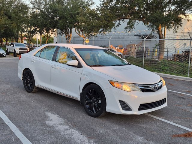 Used 2012 Toyota Camry LE FWD image 3