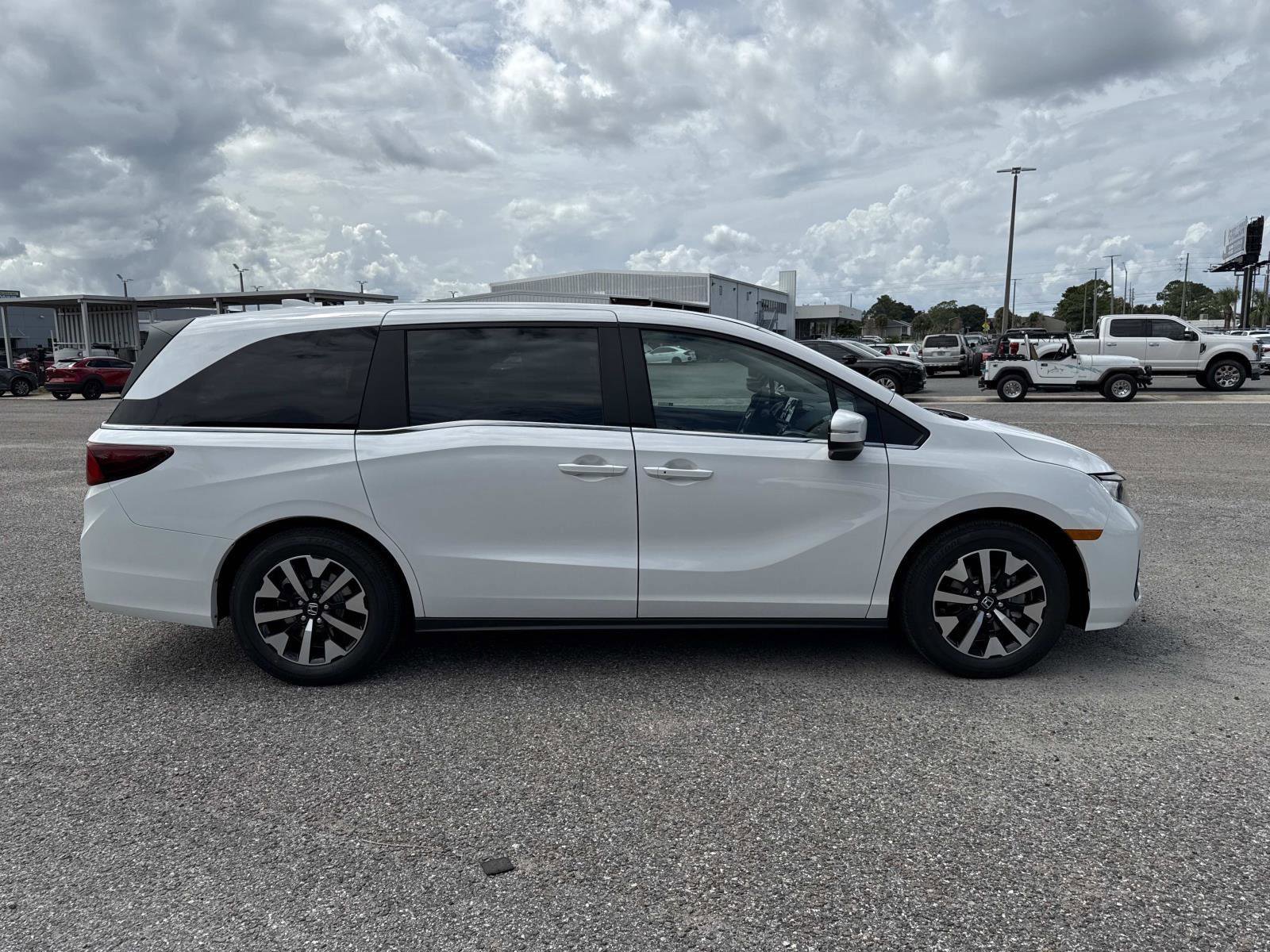 New 2026 Honda Odyssey EX-L image 2