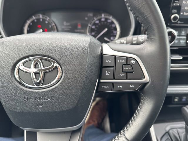 Certified 2022 Toyota Highlander XLE image 16