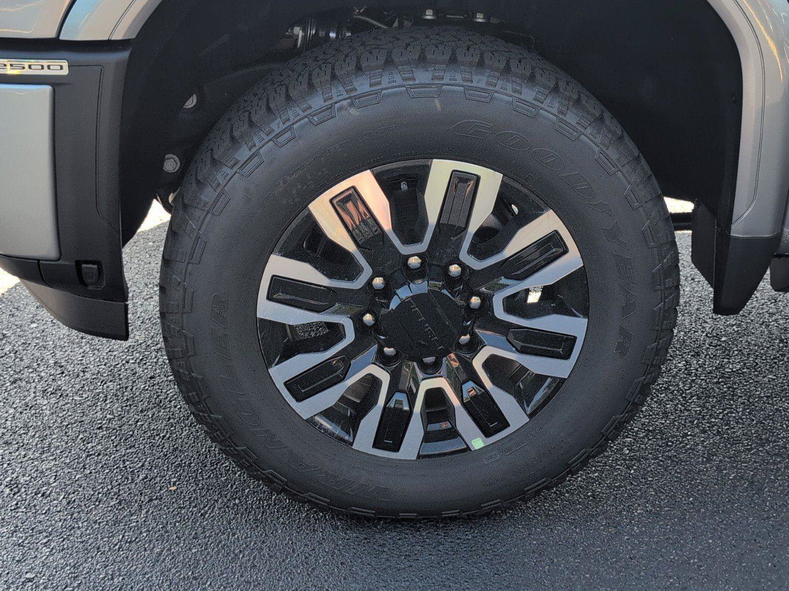 New 2026 GMC Sierra 2500 Denali Ultimate AWD/4WD image 11
