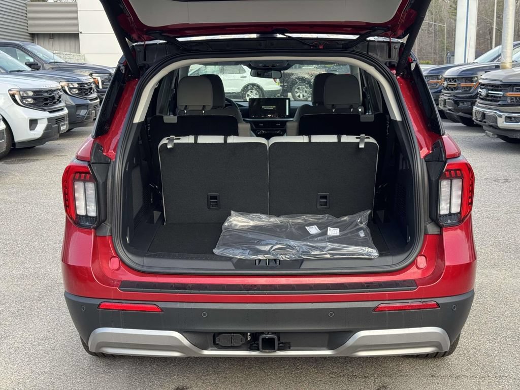 New 2026 Ford Explorer Platinum w/ LUX Leather Package AWD/4WD image 14