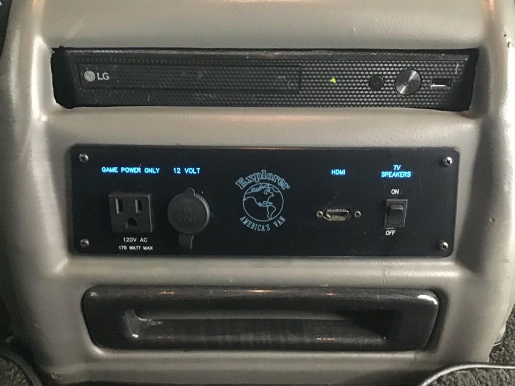 Used 2020 GMC Savana 2500 Extended w/ Enhanced Convenience Package image 46