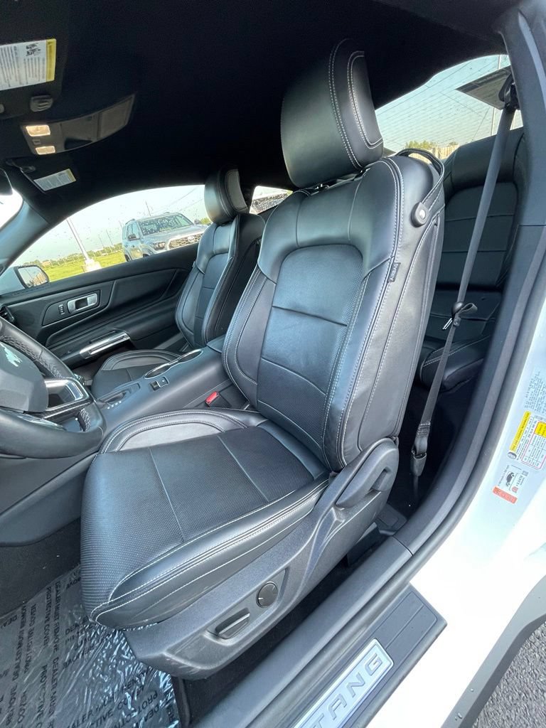 Used 2025 Ford Mustang GT Premium RWD image 12