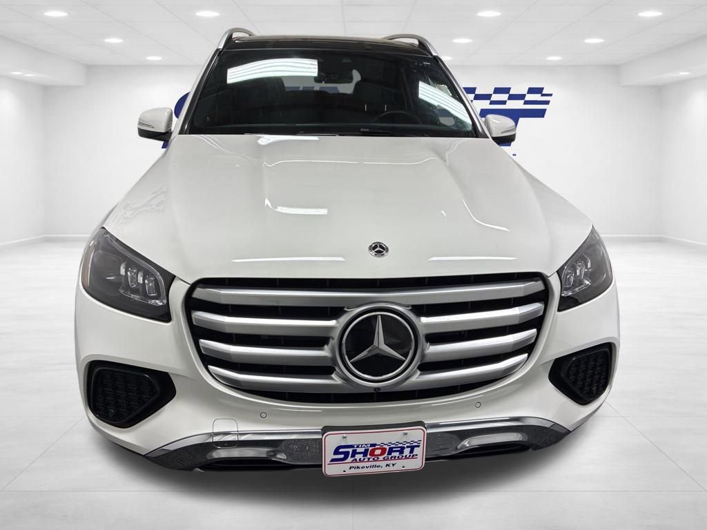 Used 2024 Mercedes-Benz GLS 450 4MATIC image 2