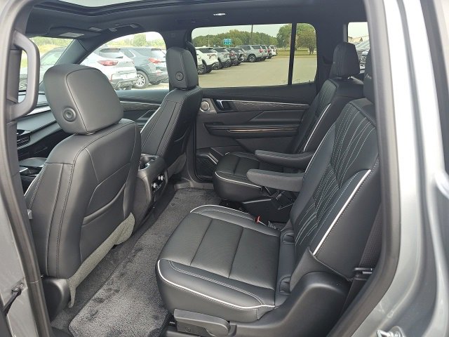 Used 2025 Buick Enclave Avenir w/ Super Cruise Package image 10