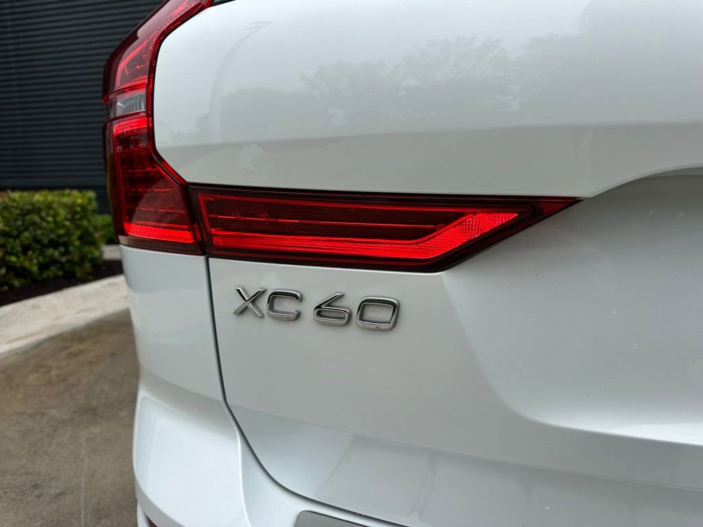 Used 2023 Volvo XC60 B5 Ultimate w/ Protection Package Premier image 14