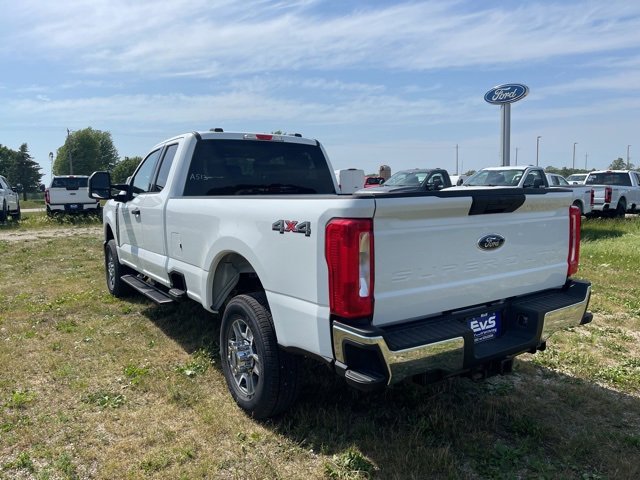 New 2025 Ford F350 XLT image 3