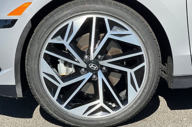 Used 2024 Hyundai Ioniq 6 SEL RWD image 32