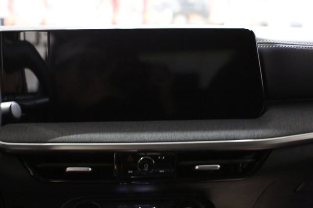 New 2026 Nissan Kicks SV image 12