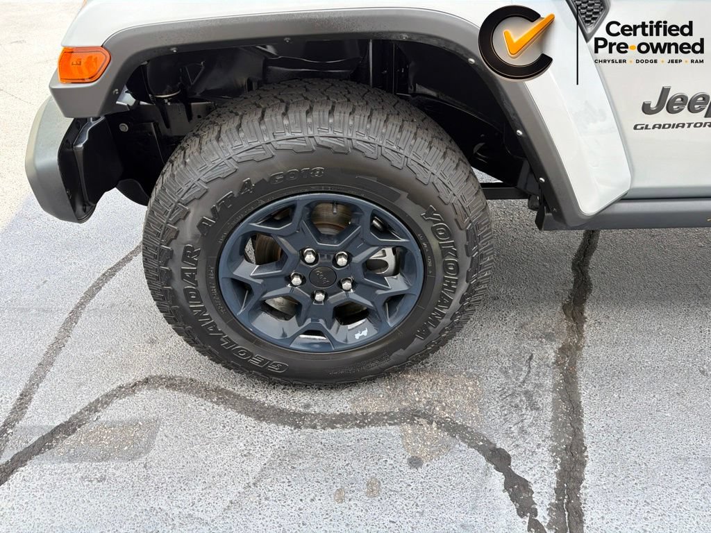 Certified 2023 Jeep Gladiator Sport AWD/4WD image 20