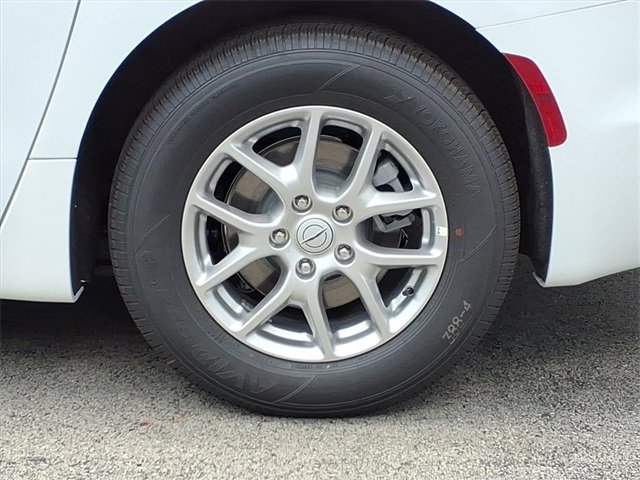 New 2026 Chrysler Voyager LX image 8