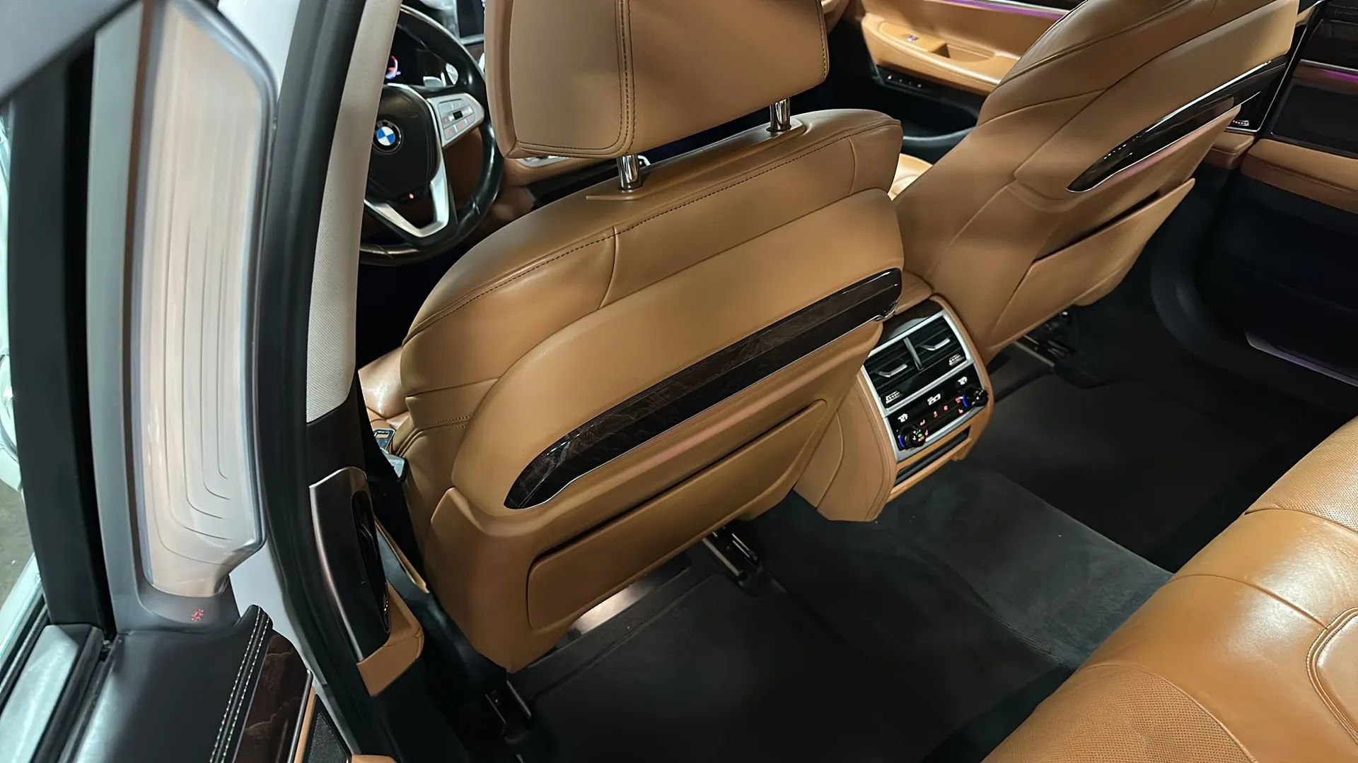 Used 2020 BMW 750i xDrive w/ Executive Package image 13