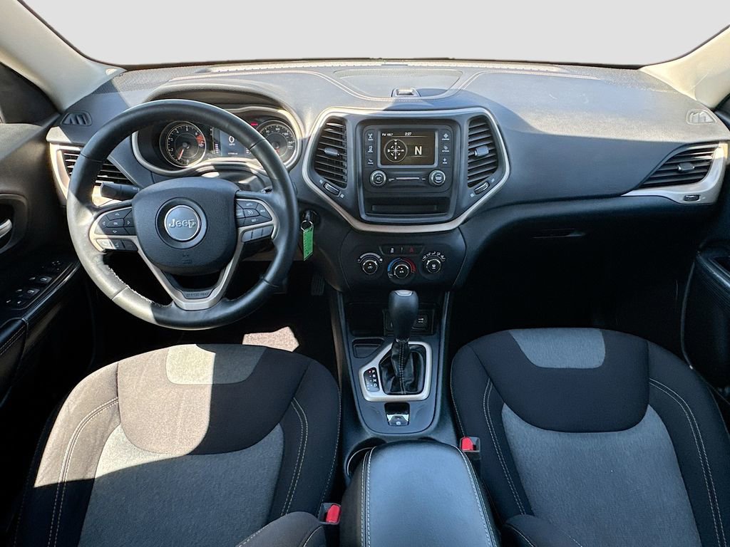 Used 2016 Jeep Cherokee Sport image 24