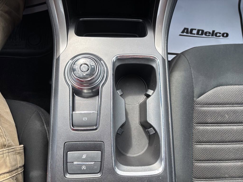 Used 2020 Ford Fusion SE image 22