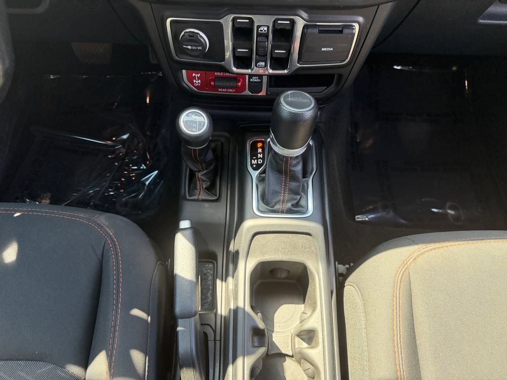 Used 2023 Jeep Gladiator Mojave w/ Cold Weather Group AWD/4WD image 11