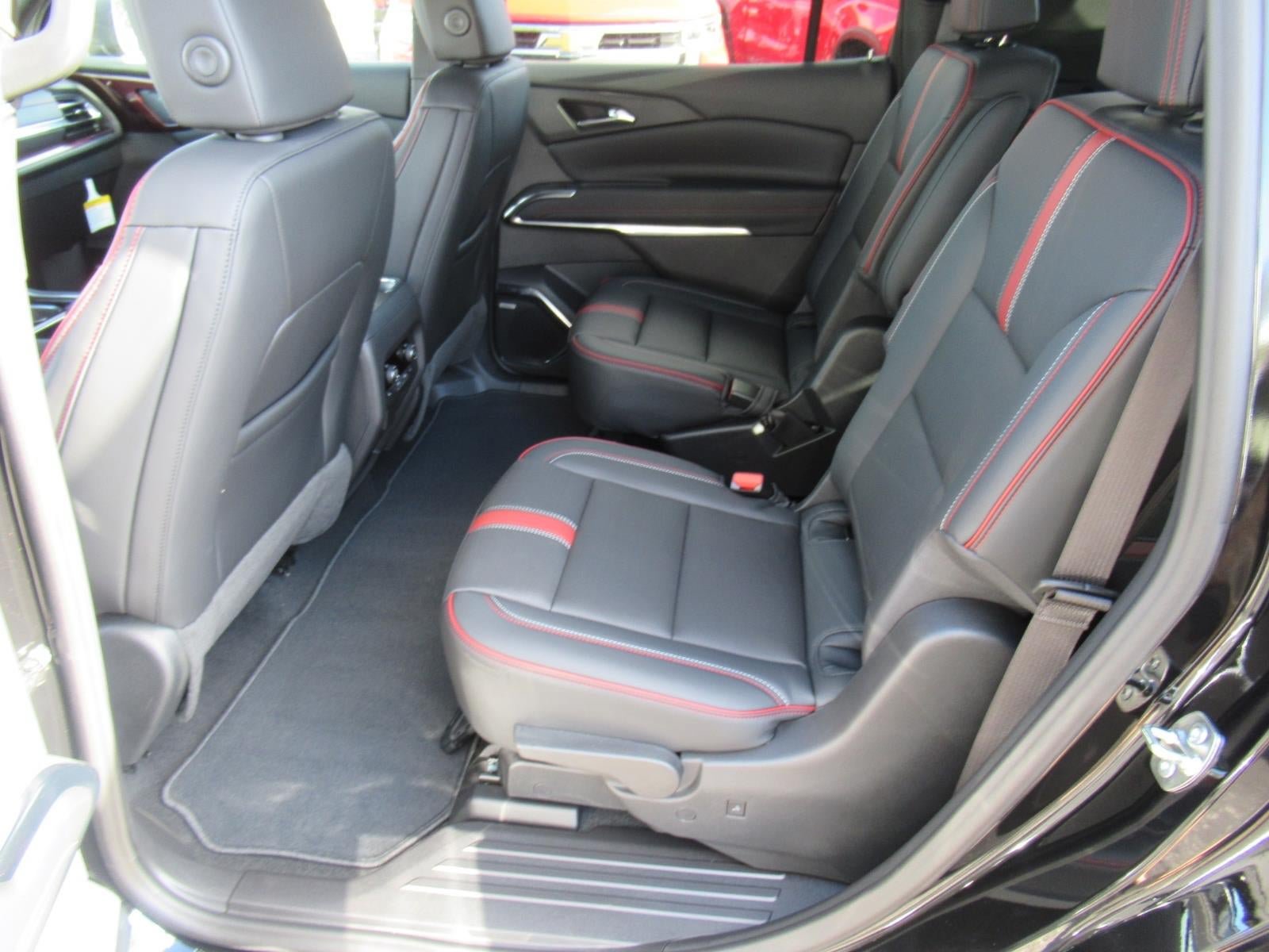 New 2027 Chevrolet Traverse RS FWD image 32