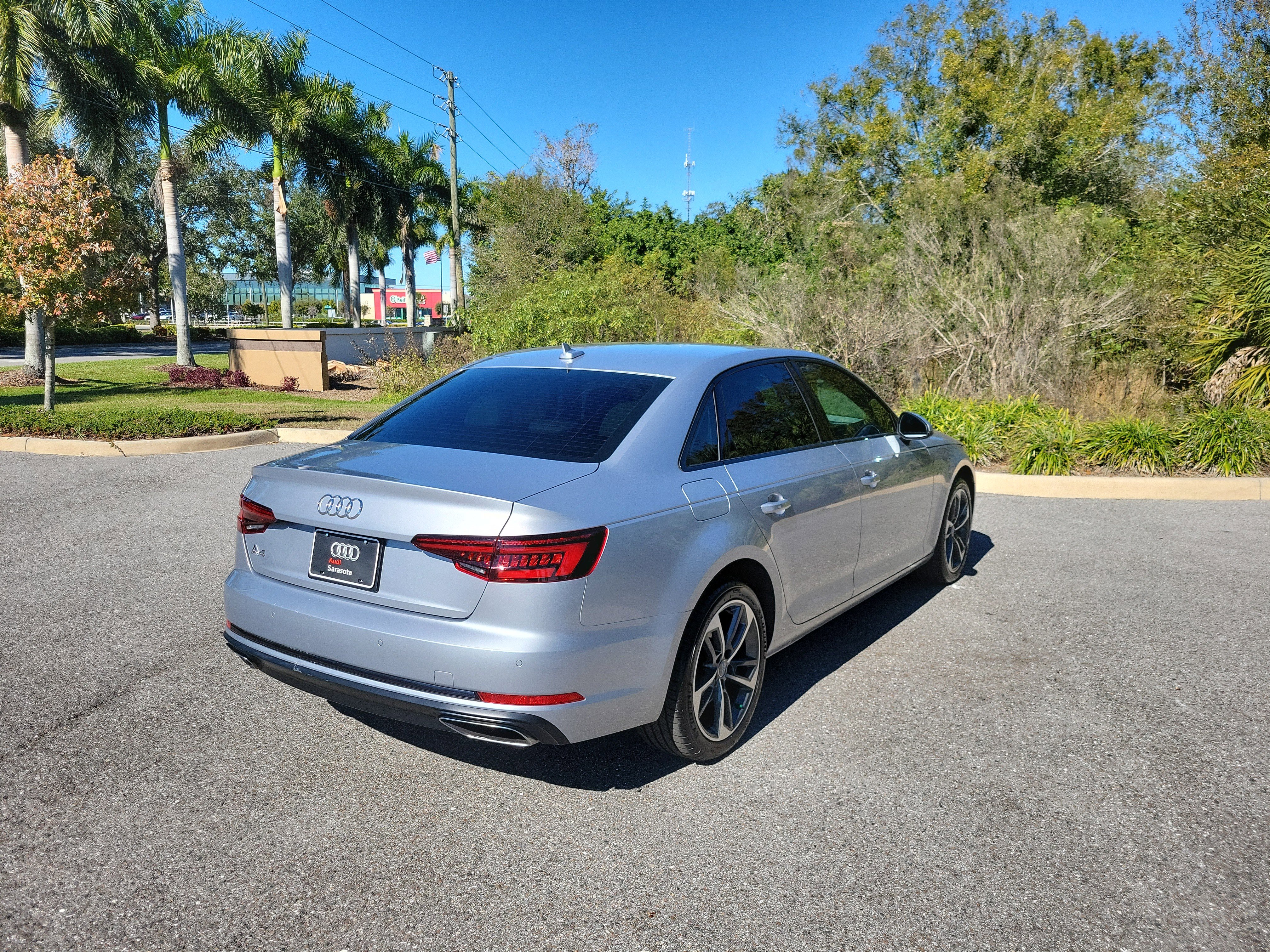 Used 2019 Audi A4 2.0T Premium image 7