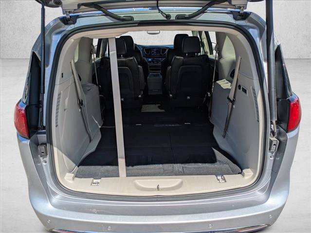 Used 2019 Chrysler Pacifica Limited FWD image 6
