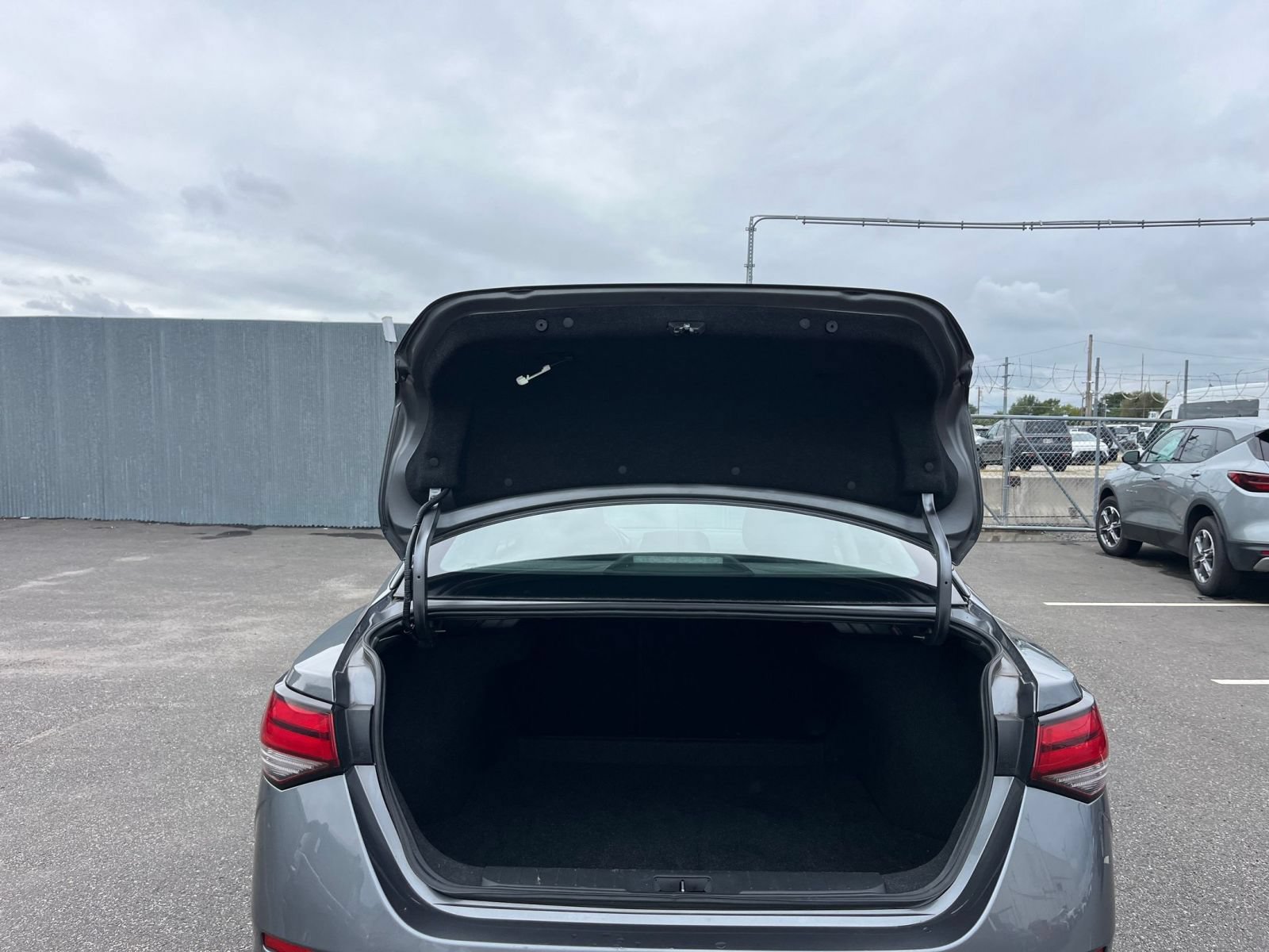 Used 2025 Nissan Sentra S FWD image 28