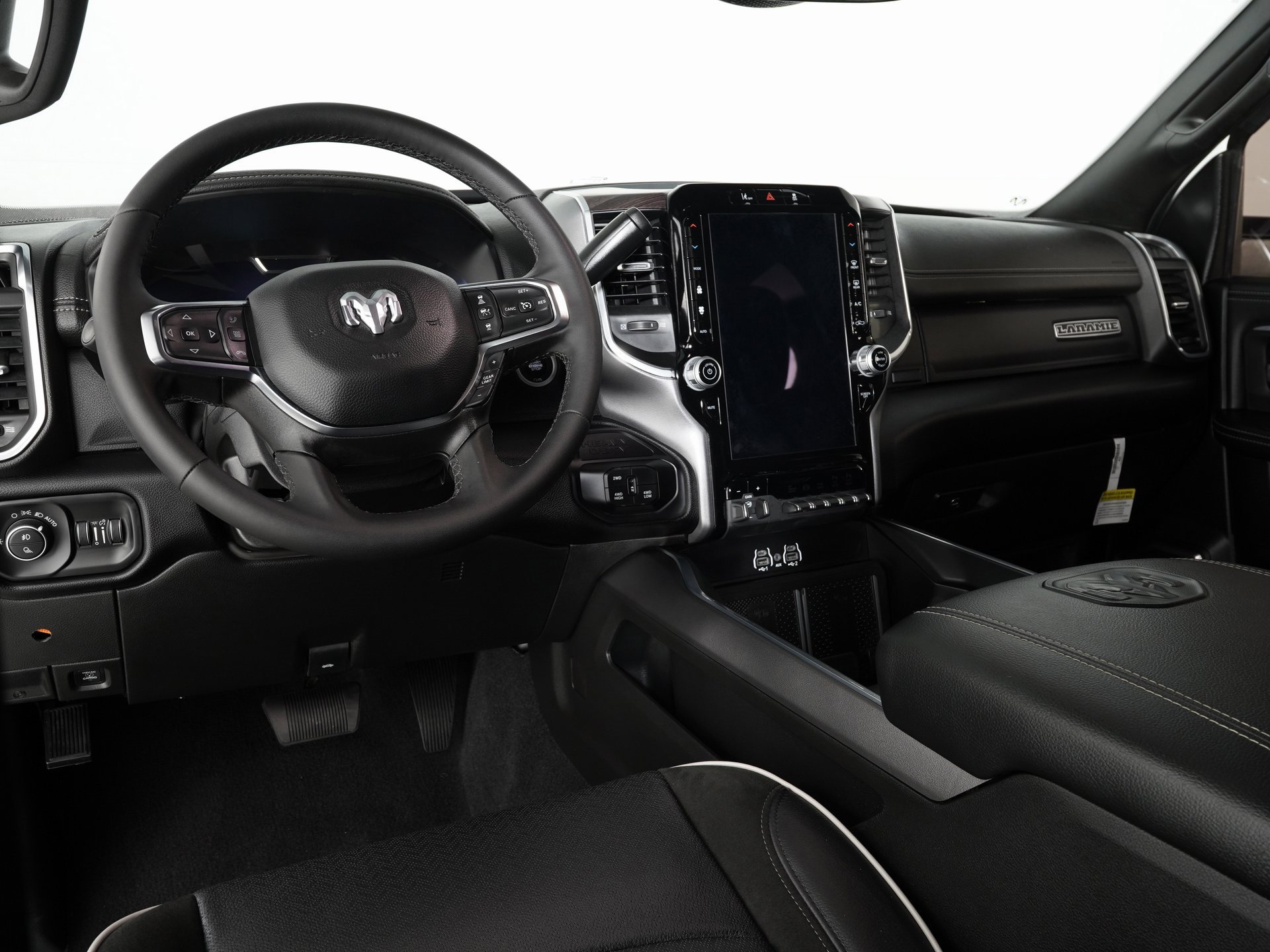 Used 2025 RAM 3500 Laramie w/ Max Tow Package image 15