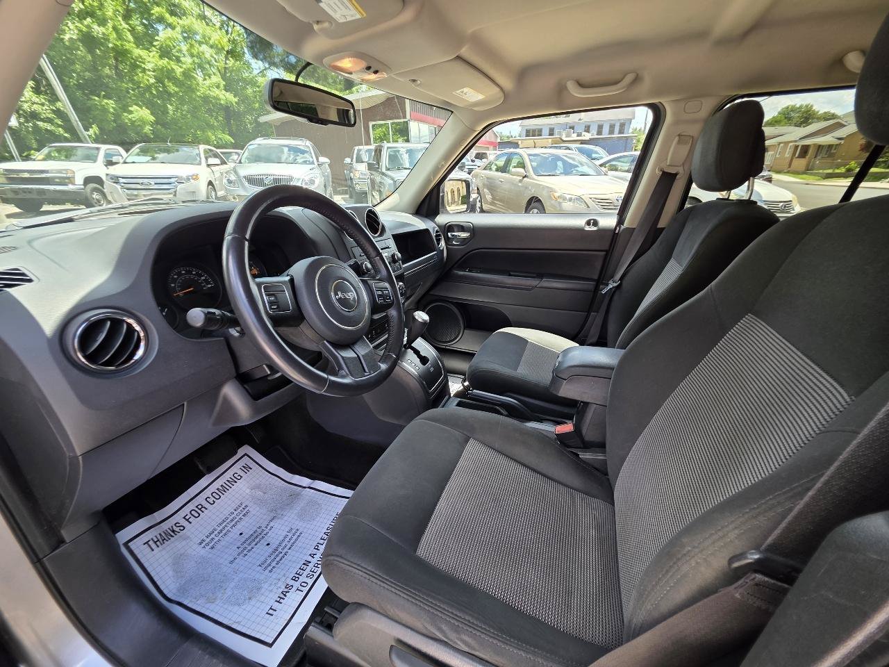 Used 2017 Jeep Patriot Latitude AWD/4WD image 11