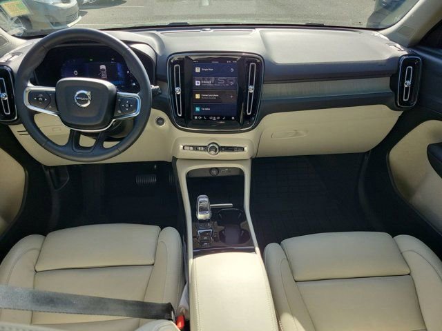 Used 2025 Volvo XC40 B5 Plus w/ Protection Package Premier image 21