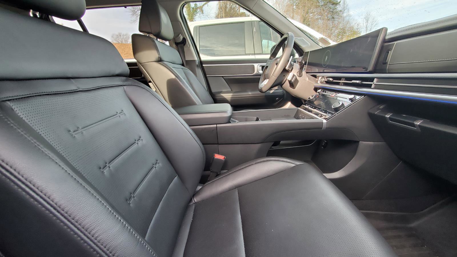 Used 2024 Hyundai Santa Fe Limited image 6