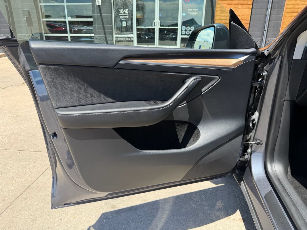 Used 2023 Tesla Model Y Long Range AWD/4WD image 22