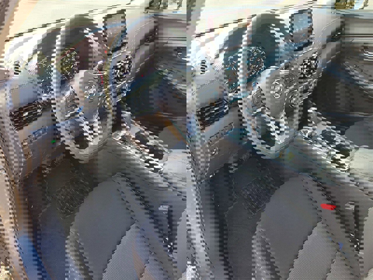 Used 2024 Nissan Sentra SV image 15