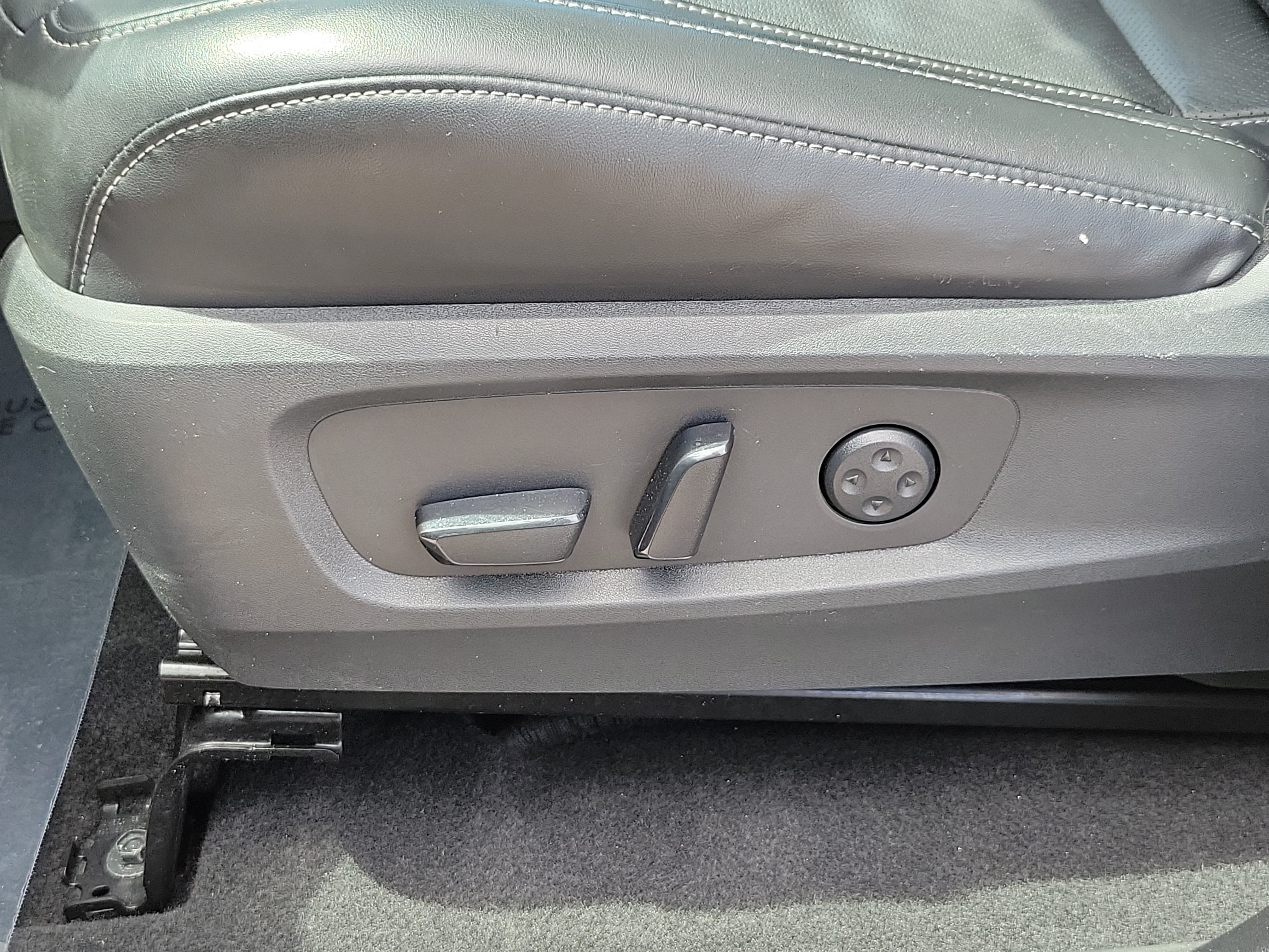 Used 2022 INFINITI QX60 Luxe w/ Cargo Package FWD image 9