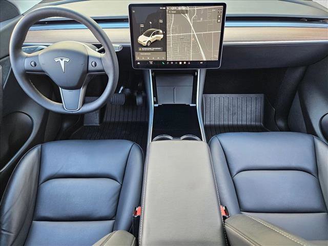 Used 2021 Tesla Model Y Long Range image 16
