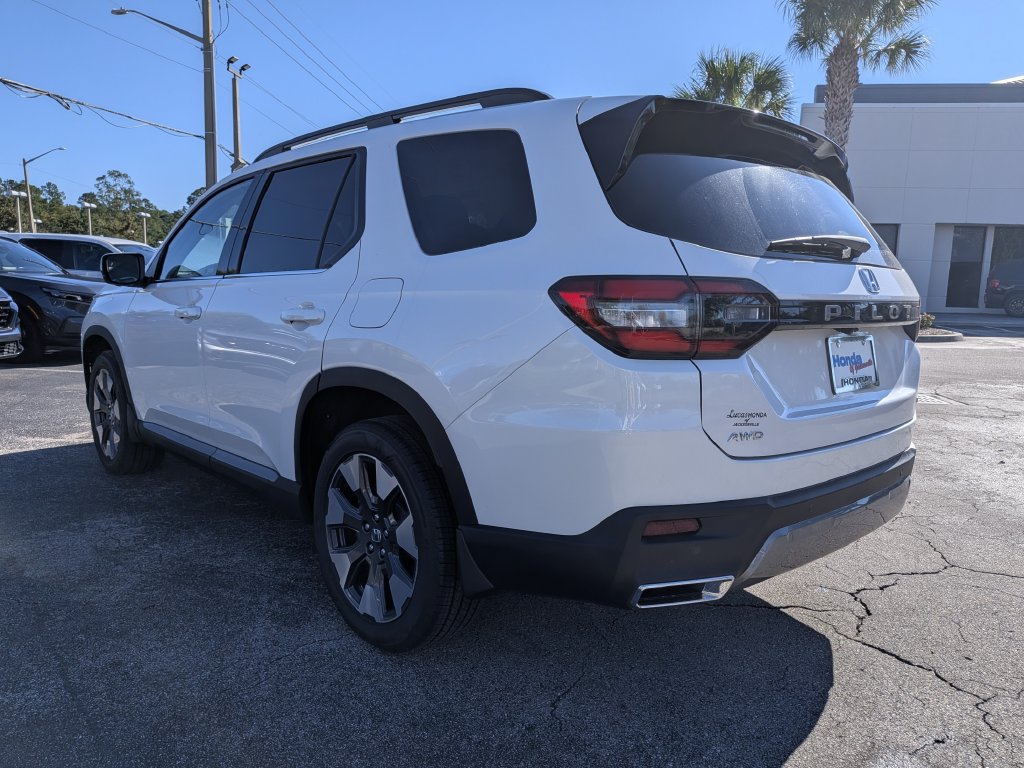 New 2026 Honda Pilot Touring image 6